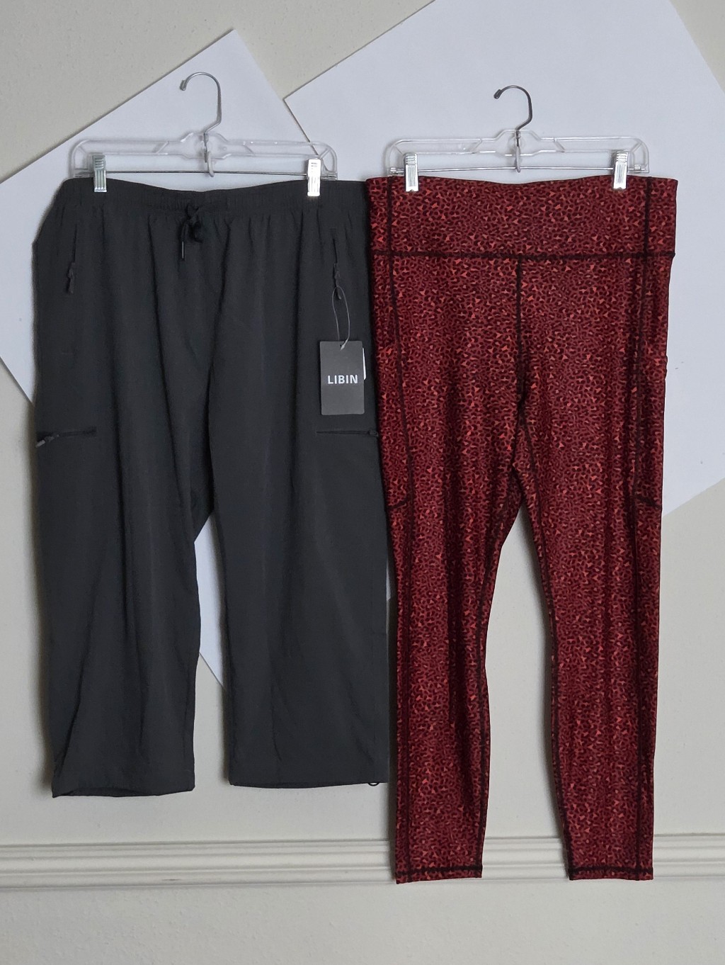 Fabletics Red Leopard-Print Leggings & Libin Gray Cropped Pants Duo (Sz. Xxl)